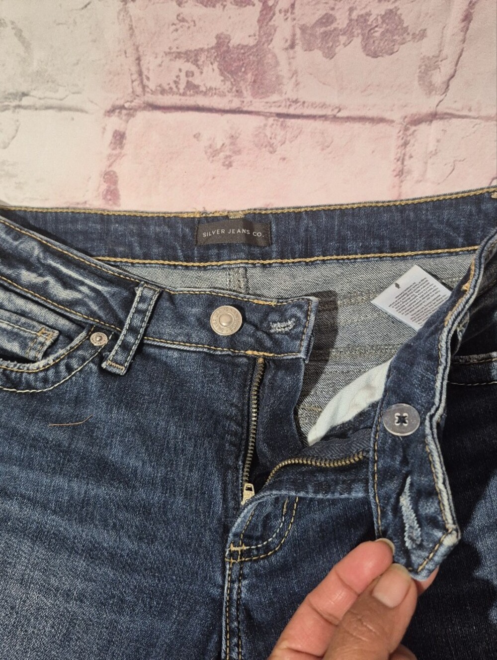 Silver Jeans - Picture 2 of 7